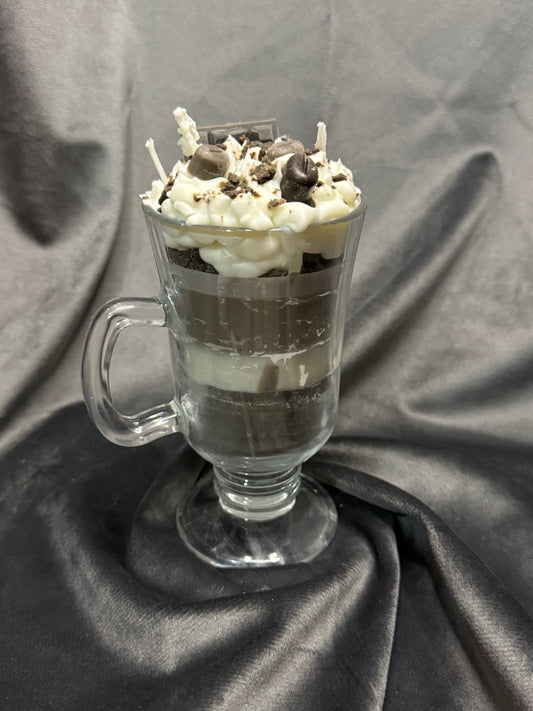 Kaffee-Täuschung: Caffè-Latte-Kerze