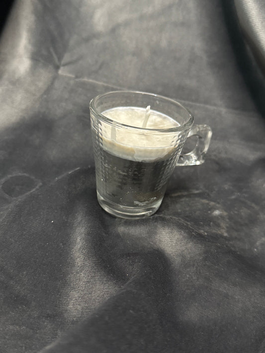 Espresso-Liebling: Mini-Kaffeekerze mit Crema